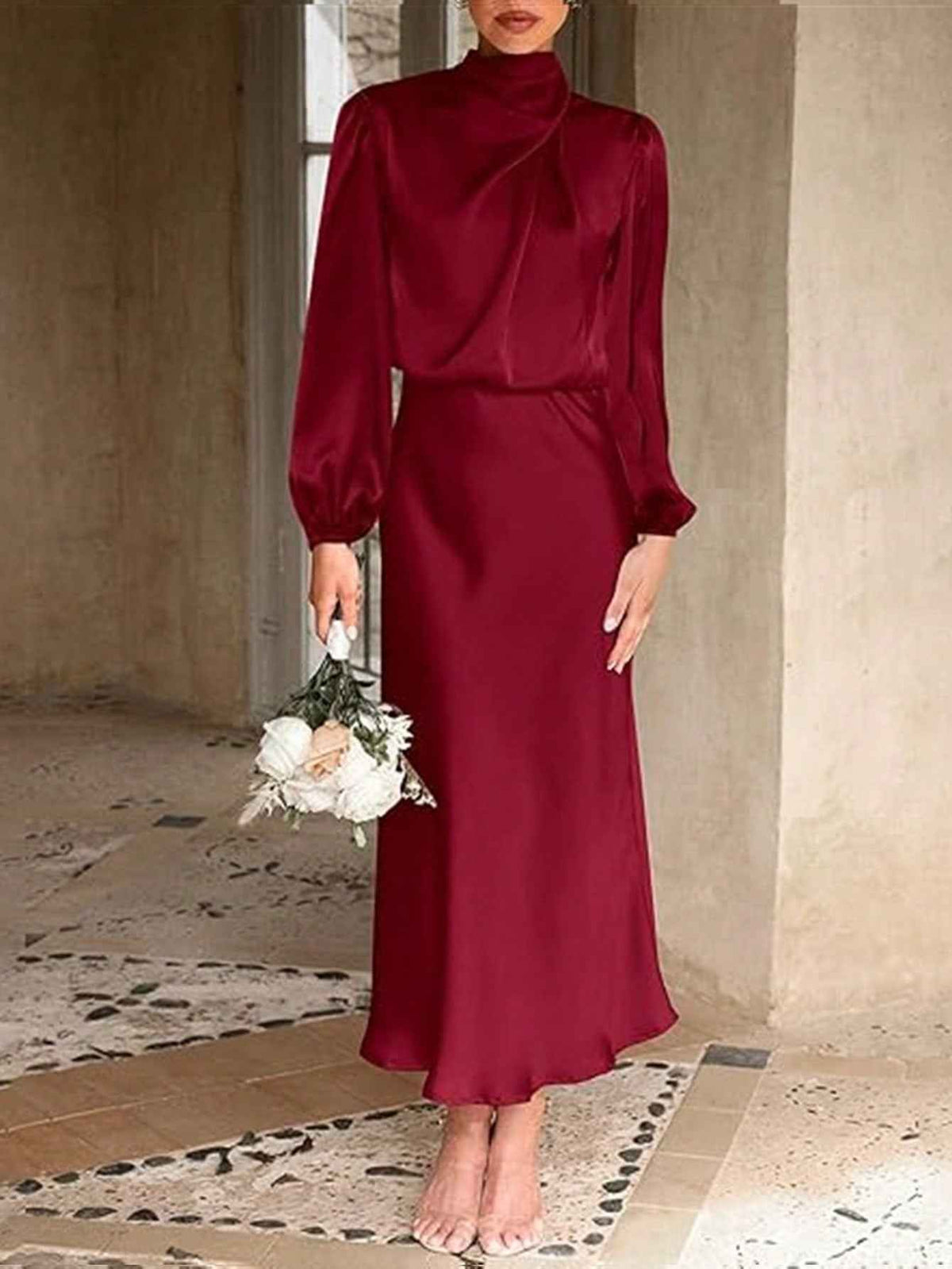 Elegant Satin Halterneck Formal Evening Dress for Special Occasions