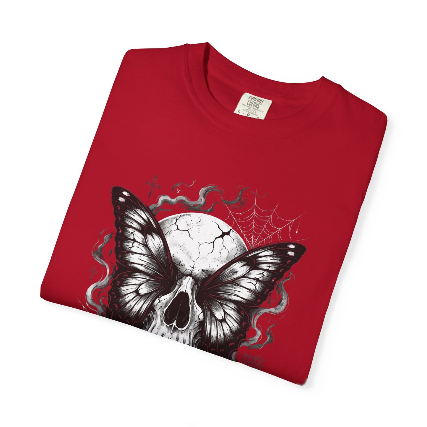 Skull Butterfly T-Shirt — Dark Aesthetic "暗い美学" Graphic Tee