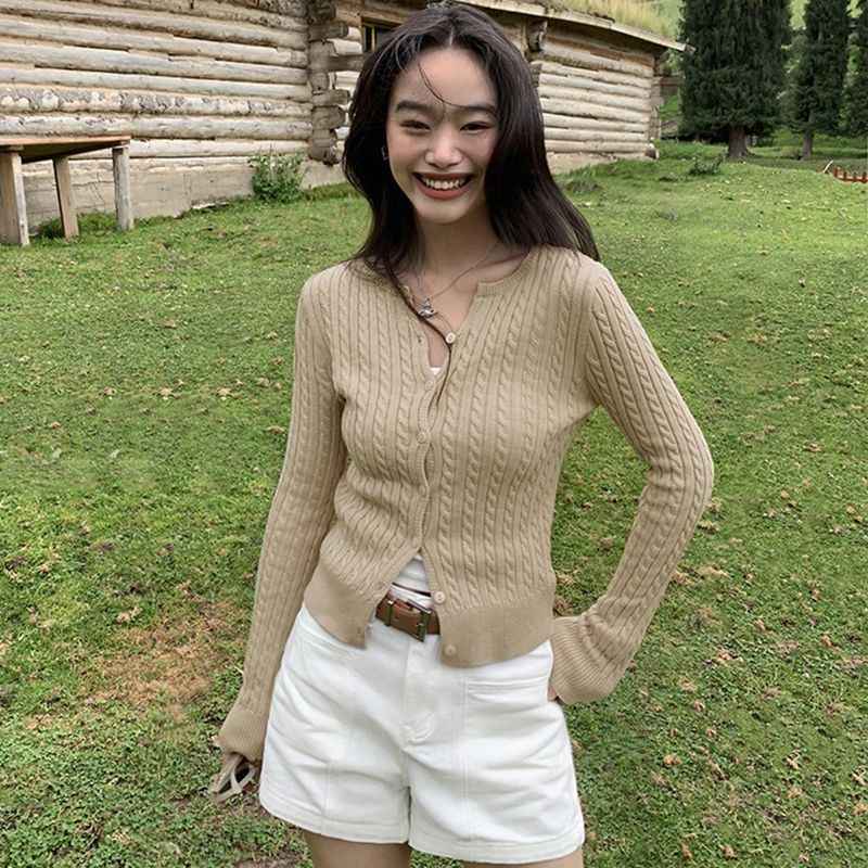 Solid Color Cable Knit Cardigan - Modern & Versatile Winter Layer