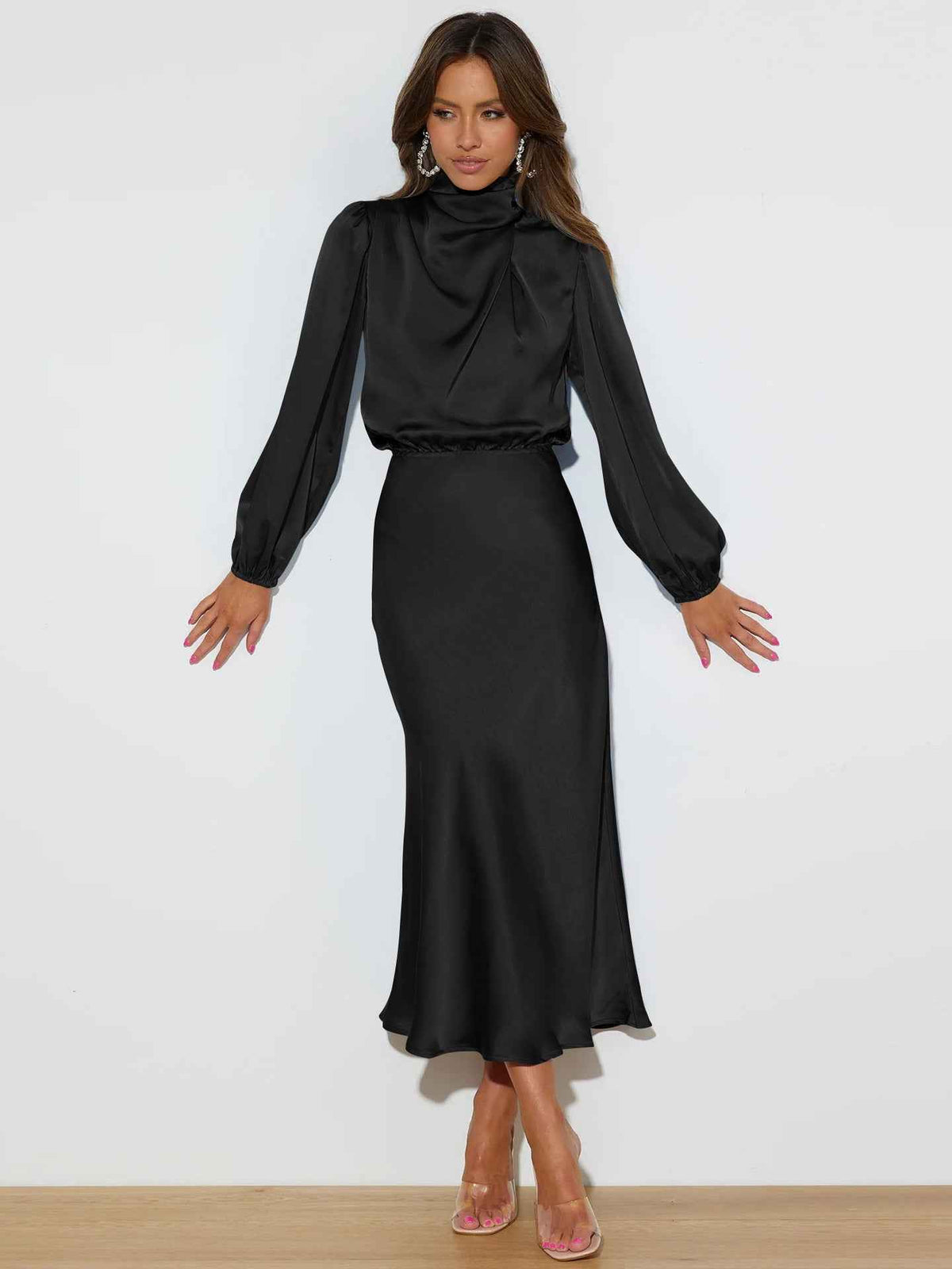 Elegant Satin Halterneck Formal Evening Dress for Special Occasions