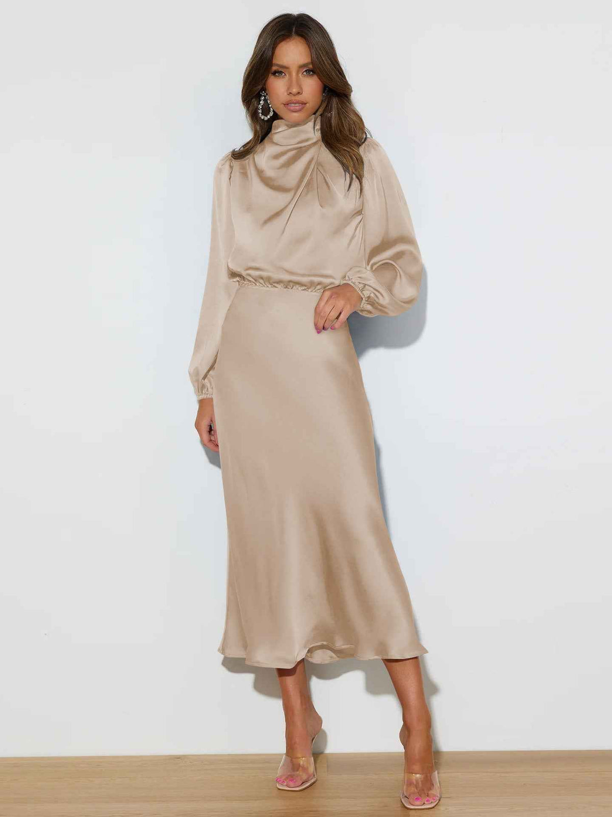 Elegant Satin Halterneck Formal Evening Dress for Special Occasions