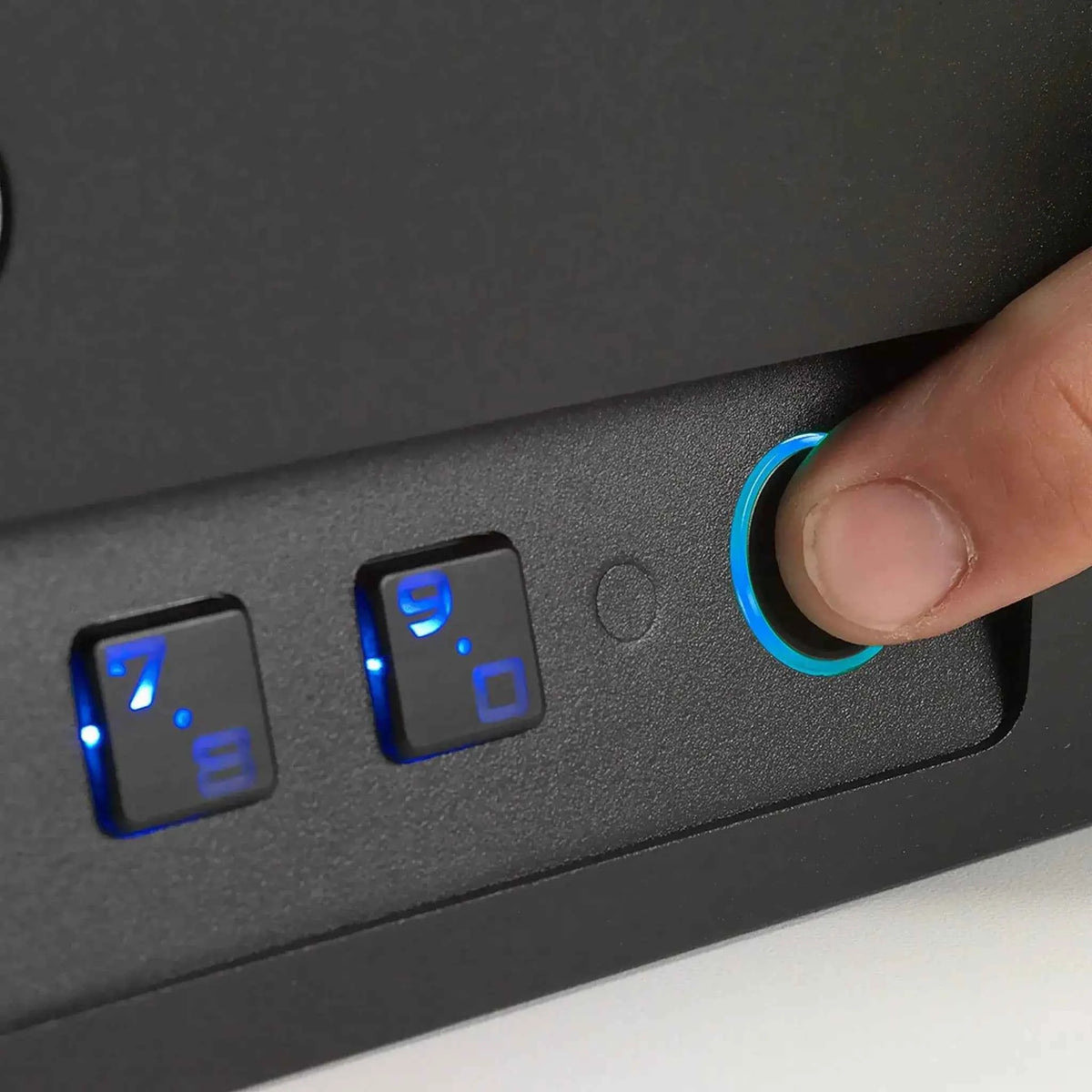 BoostedSafe Elite: Fingerprint, Key & Digital Combo